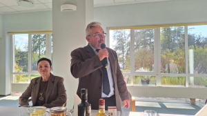 Przemawia Paweł Łazarski